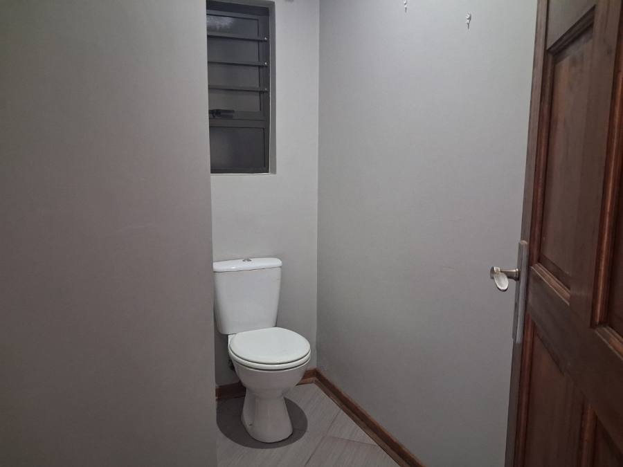 To Let 3 Bedroom Property for Rent in Hillside Free State